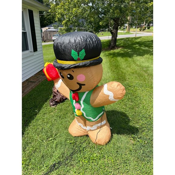 Inflatable Gingerbread Man With Gift Christmas Light-Up Decoration 4 Ft Tall - Picture 3 of 4